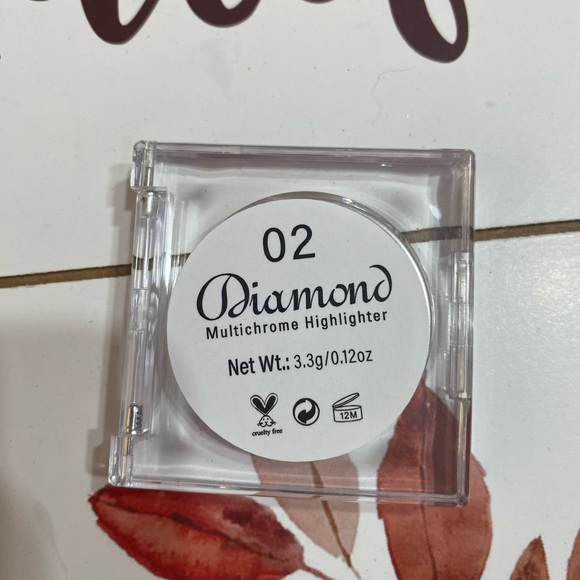 3/12 Makeup bundle 3 pieces Appeal gel liner green, highlighter diamond,  lotion - Picture 3 of 11